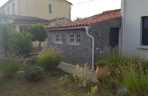 Carcassonne Villa | Charmante maison avec jardin et garage.