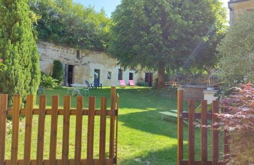 Seuilly House | Charmante maison avec jardin privé, cheminée et WIFI - FR-1-381-67