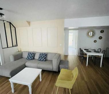 Saint-Fargeau House | Charmante Maison de Village