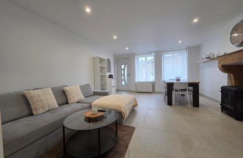 Saint-Marceau House | Charmante maison de pierre rénovée a 5min de Charleville-Mézières