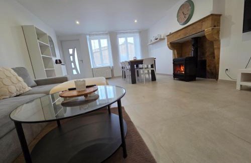 Saint-Marceau House | Charmante maison de pierre rénovée a 5min de Charleville-Mézières