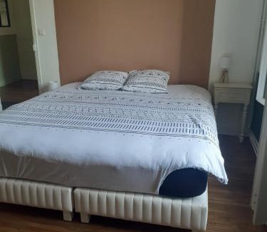 Poitiers Apartment | Charmante maison de ville avec le calme de la campagne