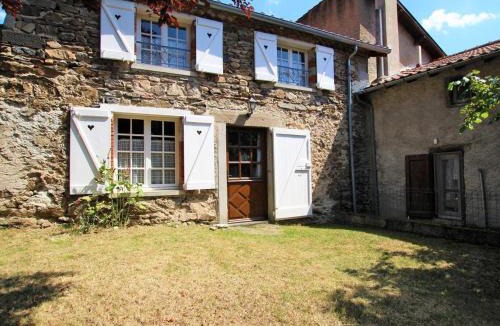 Blesle House | Charmante maison de village avec cour fermée, proche gorges et sites médiévaux, idéale pour découvrir 3 départements - FR-1-582-14