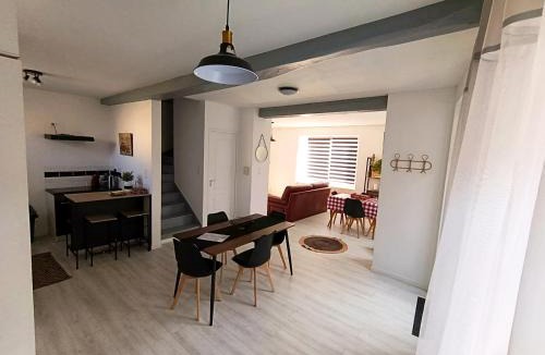 Augerolles House | Charmante maison familiale au cœur du village