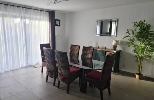 Loon-Plage House | Charmante maison Les Cèdres Bleus