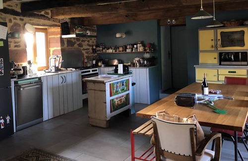 Coubjours House | Charmante Maison Périgourdine Avec Piscine Dans un Écrin de Verdure