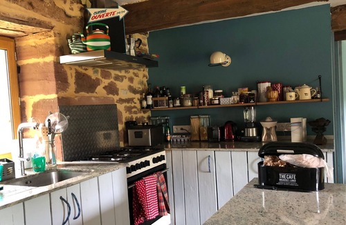 Coubjours House | Charmante Maison Périgourdine Avec Piscine Dans un Écrin de Verdure