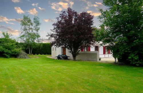 La Saucelle House | Charmante Maison Rénovée avec Jardin, BBQ et Loisirs à La Saucelle - FR-1-581-13