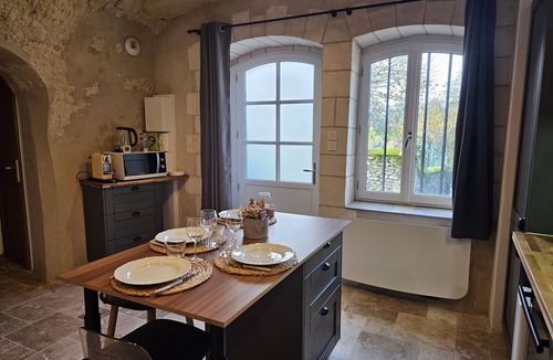 Rochecorbon House | Charmante Maison Troglodyte Loire Valley