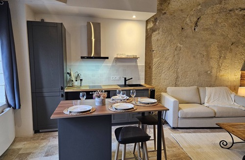 Rochecorbon House | Charmante Maison Troglodyte Loire Valley
