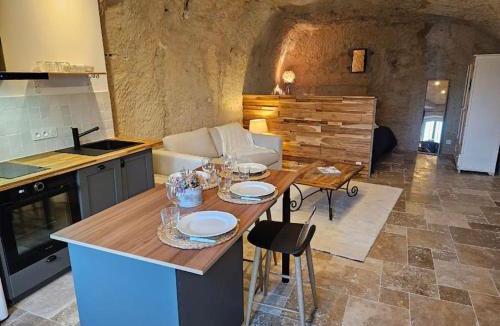 Rochecorbon House | Charmante maison troglodyte Loire Valley