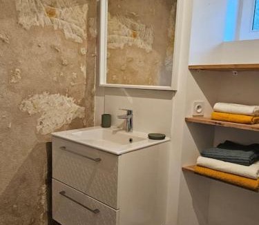 Rochecorbon House | Charmante maison troglodyte Loire Valley