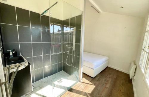 Saumur House | Charmante Maisonnette en Tuffeau à Deux Pas de la Loire, Saumur Centre avec Parking gratuit
