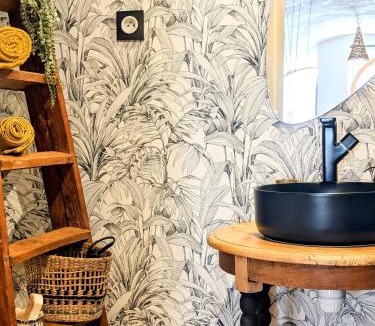 Cournonsec Bed & Breakfast | Charmante suite indépendante avec cave à vin