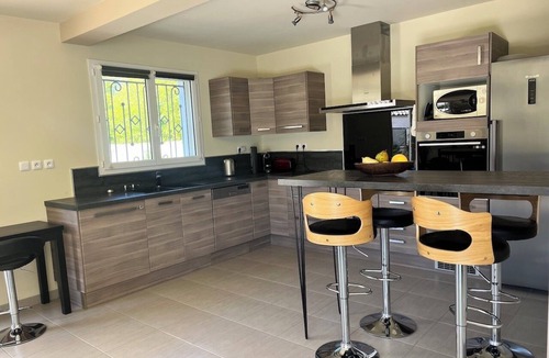 Teyran Villa | Charmante Villa Climatisée Avec Piscine