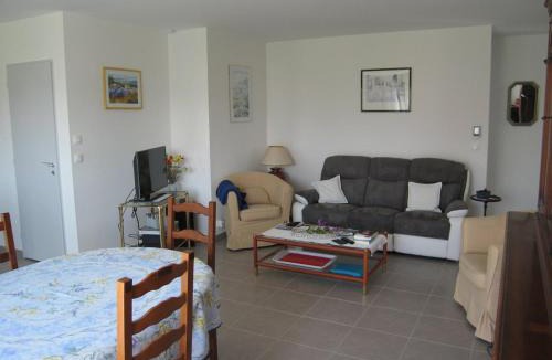 Saint-Cyprien Villa | Charmante villa F4 avec jardin, terrasse et garage – St Cyprien Village, proche commerces et plage - FR-1-106-40