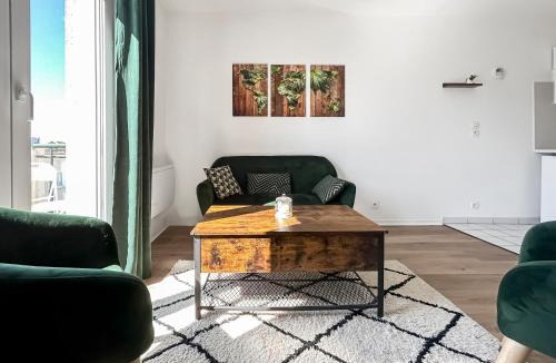 Chartres Apartment | Charme, calme avec balcon idéalement situé à Chartres Parking gratuit