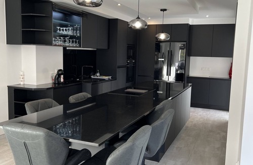 Murs-Erigne House | Charme de Cette Maison Rénovée au Bord du Louet