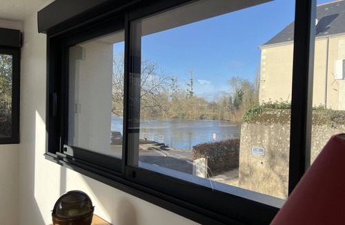 Murs-Erigne House | Charme de Cette Maison Rénovée au Bord du Louet