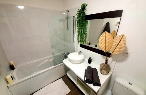 Greoux-les-Bains Apartment | Charme de Provence - Piscine & Climatisation
