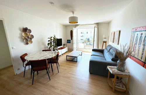 Saint-Denis Apartment | Charme et Douceur By UTA HOUSE