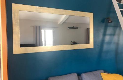 Aigues-Mortes Medieval City Apartment | Charme intra-muros, P2 de 50m² + parking gratuit