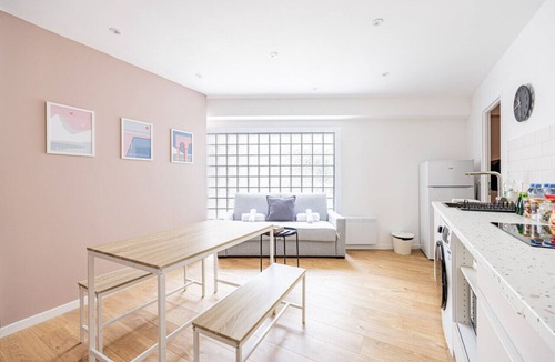 19th Arrondissement Apartment | Charme Parisien 6 Personnes, 2 chambres, 19ème