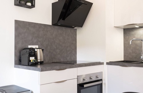 Poincare - Foch - Anatole France - Croix de Bourgogne Apartment | Charme Poincaré