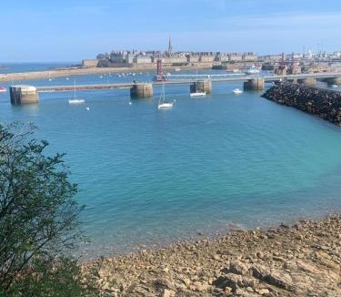 La Madeleine-Bellevue Apartment | Charme St Malo