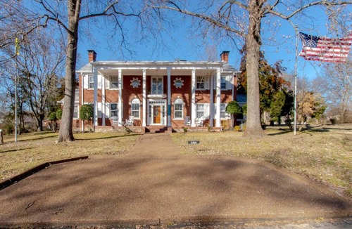 Donelson Hills Villa | Charmed Manor - 5mi to DT, Opry & Airport