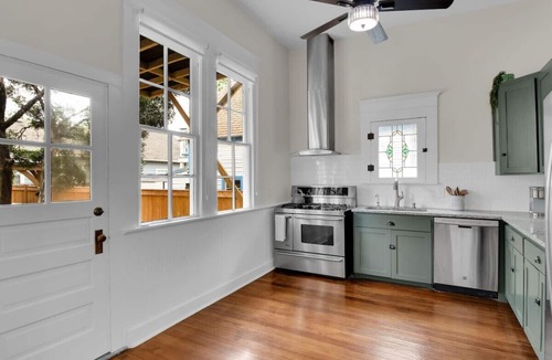 Five Points House | Charmer in Downtown SA. Near River Walk/Alamo!