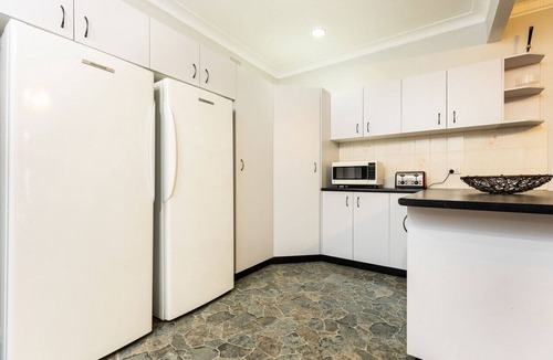 South Albury House | Charmer on Olive accommodation