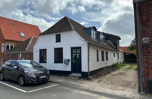 Ringkobing Apartment | Charmerende stue lejlighed i centrum