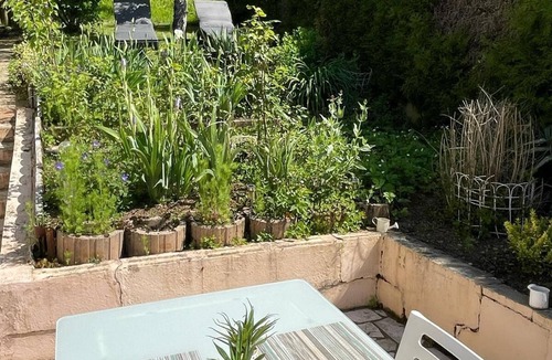 Changey House | Charmes lakeside house