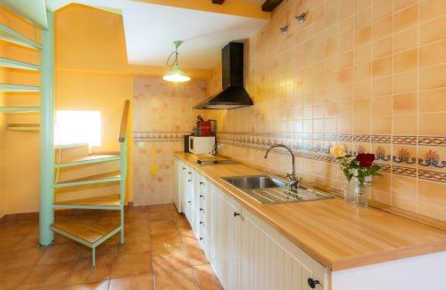 Fresneda de la Tiron House | Charming House in Fresneda de la Sierra Tirón with Garden.