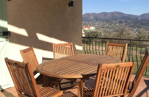 Chateauneuf-Villevieille Villa | Charming Provencal villa