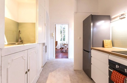 Saint-Etienne-de-Montluc Cottage | Charming Gîte in Castle - Wifi & Parking Included