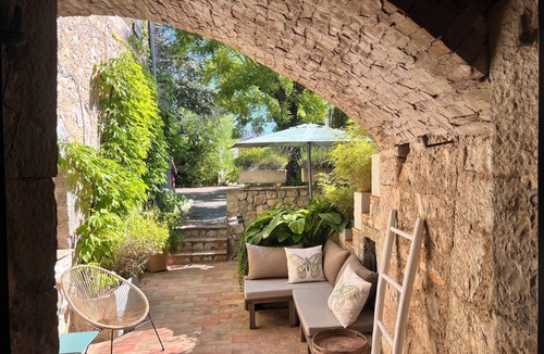 Saint-Andre-de-Cruzieres Apartment | Charming Luxury 1-bedroom apartment in South Ardèche with AC