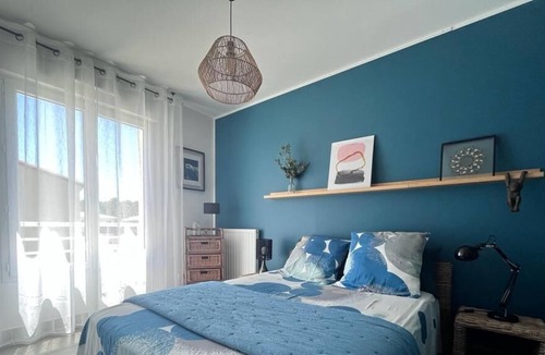 Saint-Clement-de-Riviere House | Charming air-conditioned house with swimming pool and nature views