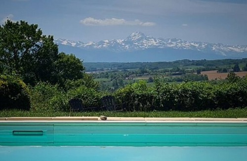 Saint-Loup-en-Comminges Villa | Charming GITE with PRIVATE SWIMMING POOL - Panoramic view of the Pyrenees!