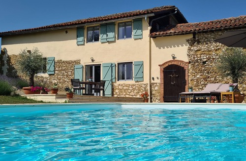 Saint-Loup-en-Comminges Villa | Charming GITE with PRIVATE SWIMMING POOL - Panoramic view of the Pyrenees!