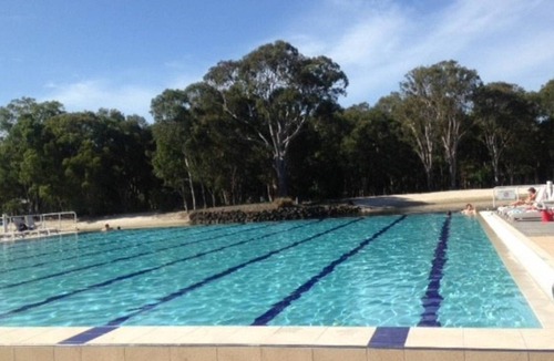 Gold Coast Cabin | Charming Island Escape Gold Coast