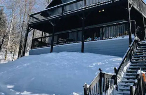 Sainte-Agathe-des-Monts Apartment | Charming condo-chalet in the Laurentians
