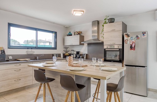 Saint-Didier-de-Formans House | Charming country house