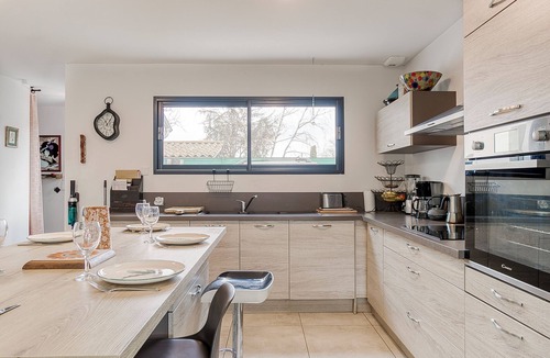 Saint-Didier-de-Formans House | Charming country house