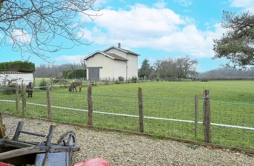 Saint-Didier-de-Formans House | Charming country house