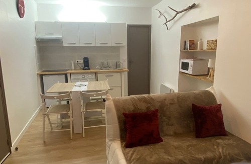 Saint-Guilhem-le-Desert Apartment | charming studio in the heart of Herault.