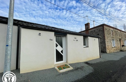 Saint-Hilaire-le-Vouhis Cottage | Charming cottage in Vendée near Puy du Fou