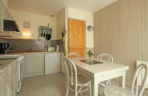 Saint-Pierre-la-Riviere Cottage | Charming Normandy house with garden, pets allowed, near hiking trails
