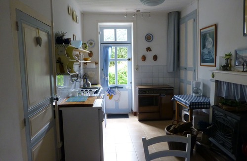 Saint-Vincent-sur-Graon Cottage | Charming Traditional Vendeen Cottage sleeping 4 in the peaceful countryside